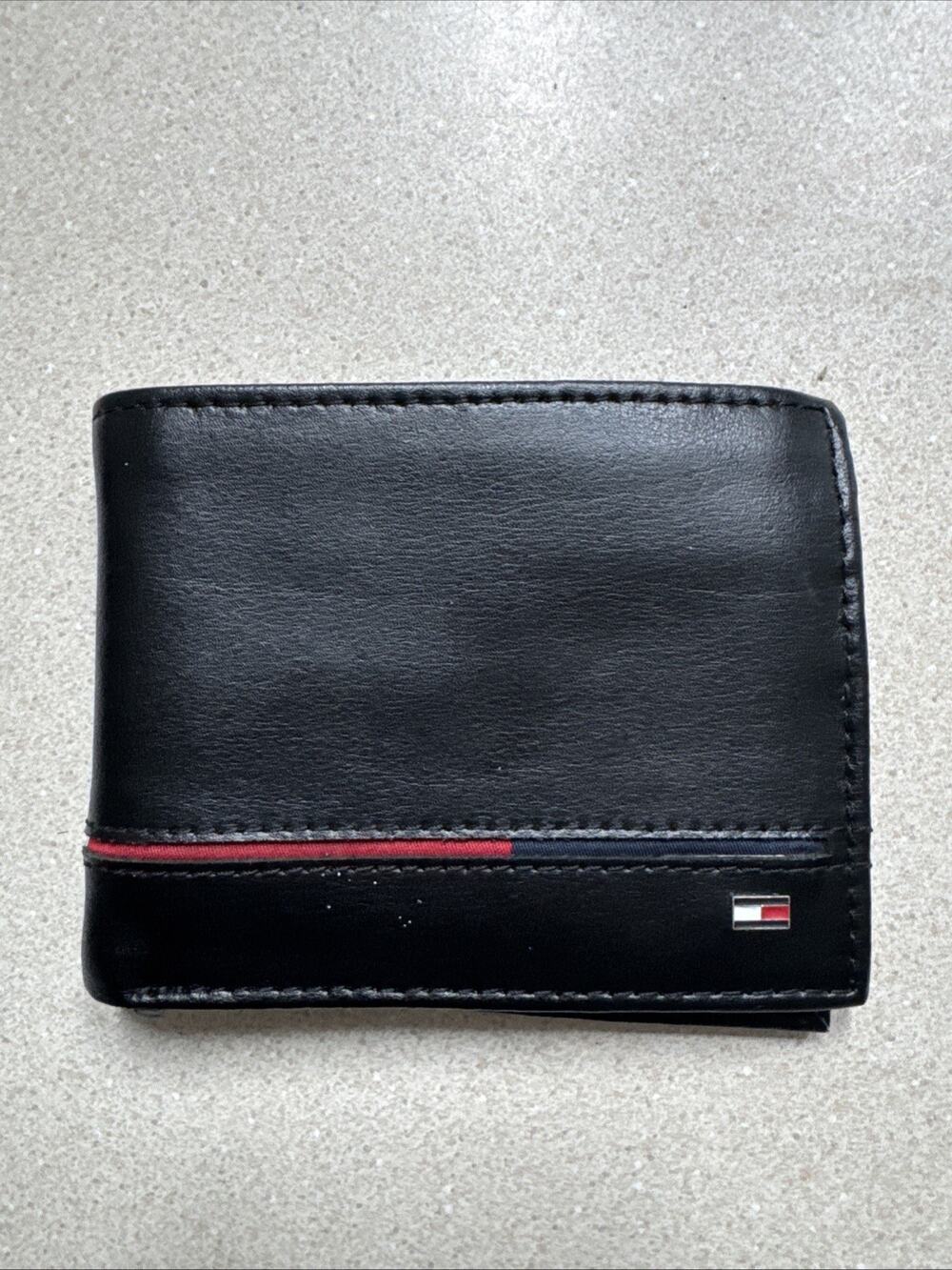 Tommy‎ Hilfiger Men's Black Leather Wallet with 6 Credit Card Pockets Logo